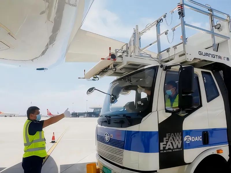 FAW 4×2 Airport Catering Truck