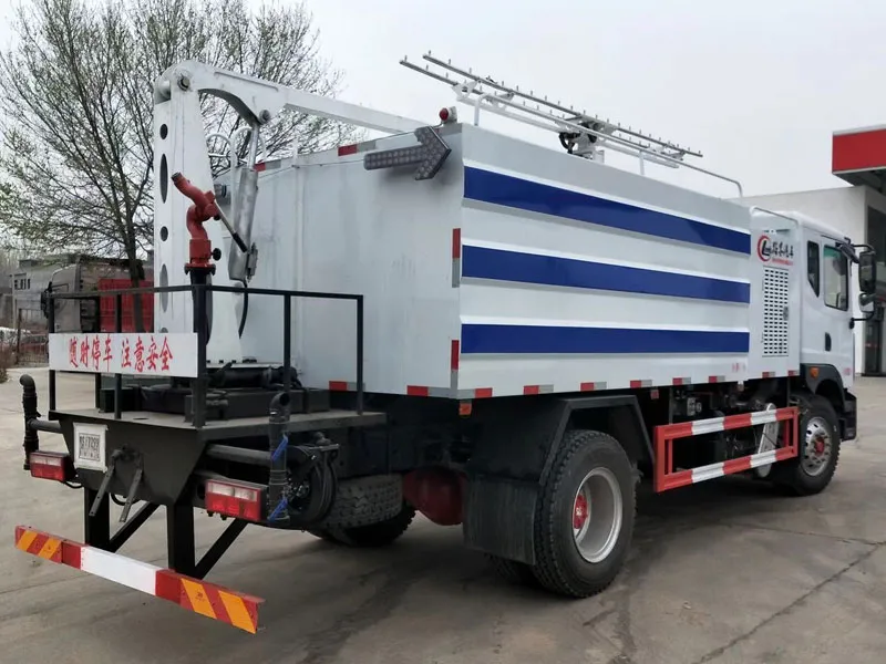 dongfeng d9 solar photovoltaic panel cleaning truck china
