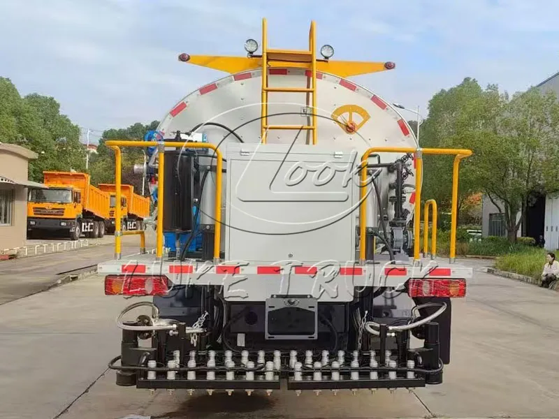 dongfeng dorica asphalt distributor truck supplier