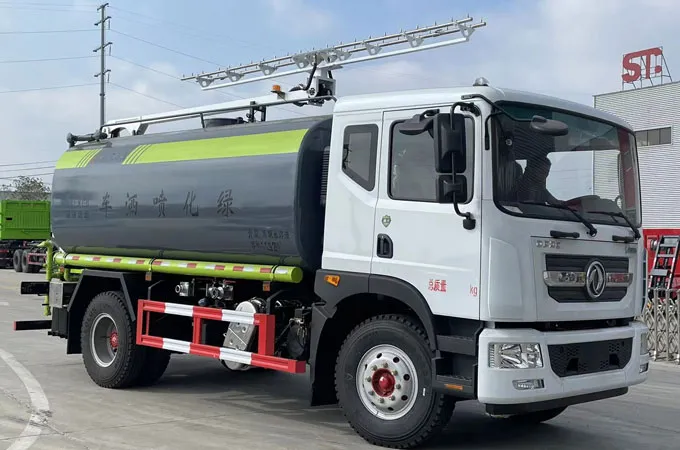 Dongfeng D9 Solar Photovoltaic Panel Cleaning Truck (Round Tank)
