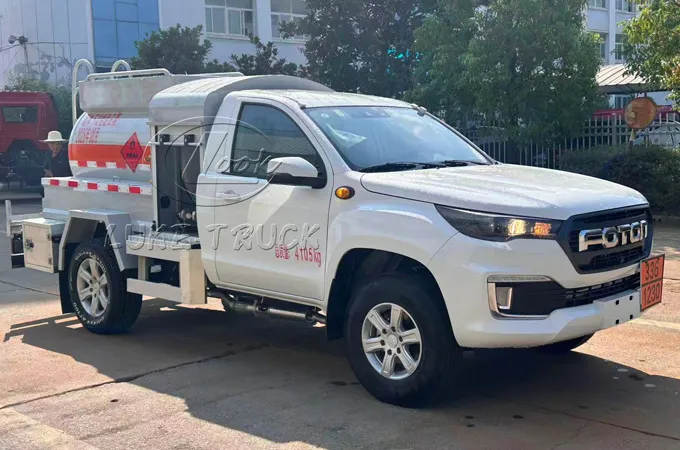 Foton Pickup Truck Off-Road Fuel Tanker