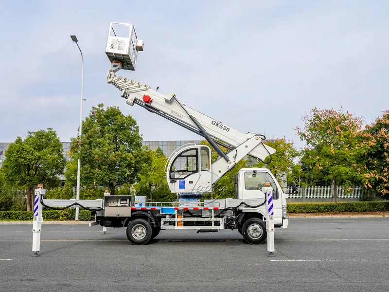 30-meter white Qingling Aerial Working Platform Truck