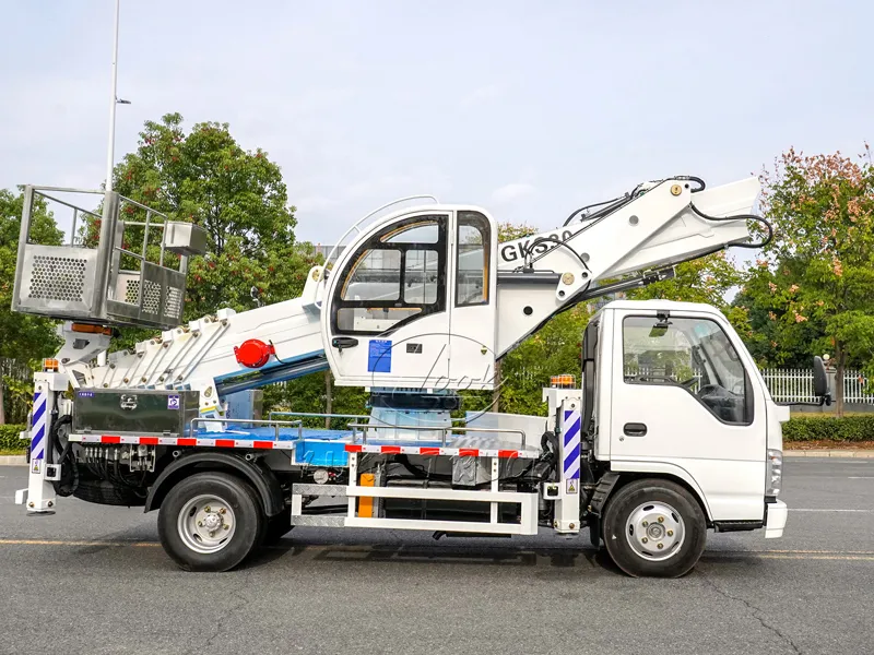 30-meter white Qingling Aerial Working Platform Truck