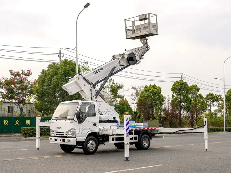 30-meter white Qingling Aerial Working Platform Truck