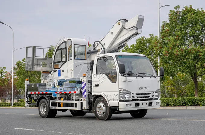 30-meter white Qingling Aerial Working Platform Truck