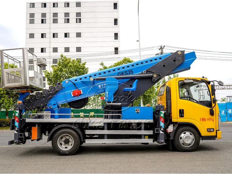 Isuzu 35-meter Aerial Working Platform Truck