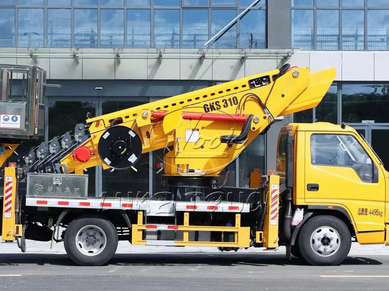 Jiangling 31-meter Aerial Working Platform Truck with Straight Boom