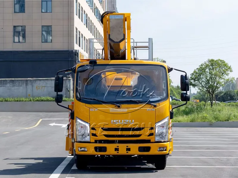 Yellow 100P Isuzu 33-meter Aerial Working Platform Truck