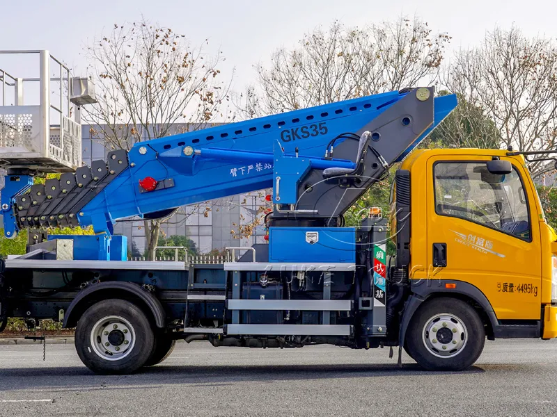 Yellow and Blue Heavy Duty Truck's Howo 35-meter Aerial Working Platform Truck
