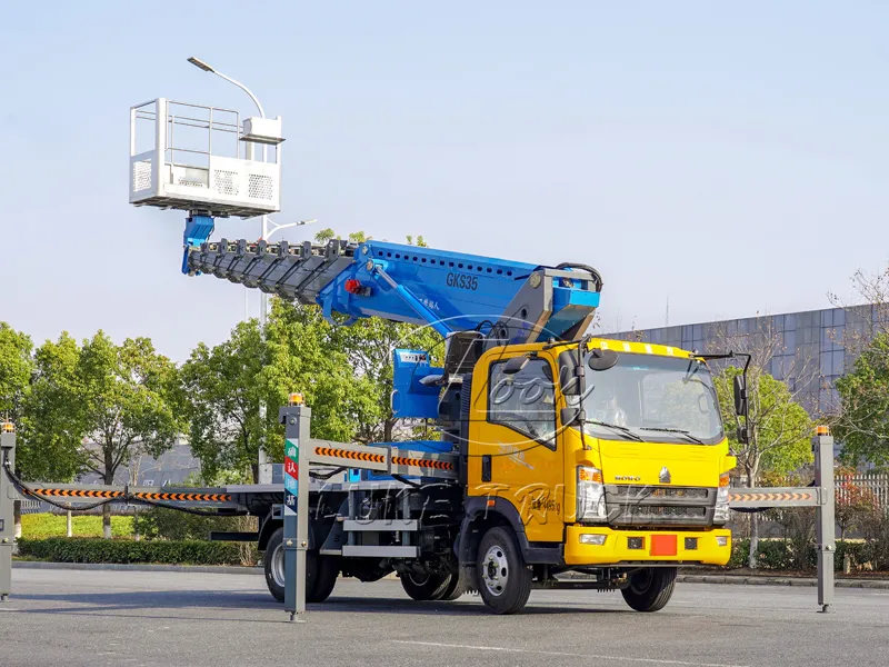 Yellow and Blue Heavy Duty Truck's Howo 35-meter Aerial Working Platform Truck