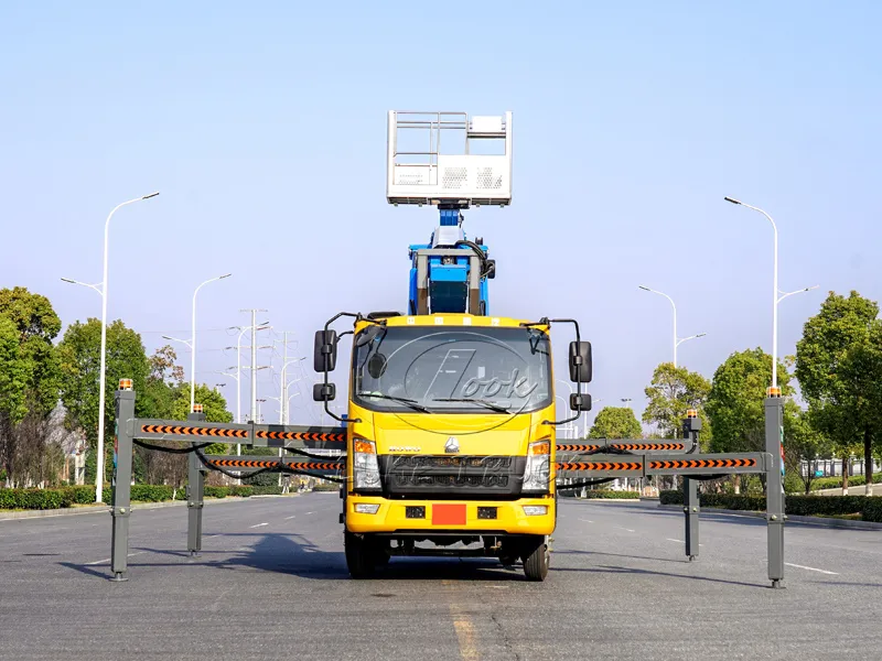 Yellow and Blue Heavy Duty Truck's Howo 35-meter Aerial Working Platform Truck