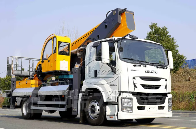 Isuzu 45-meter Aerial Working Platform Truck