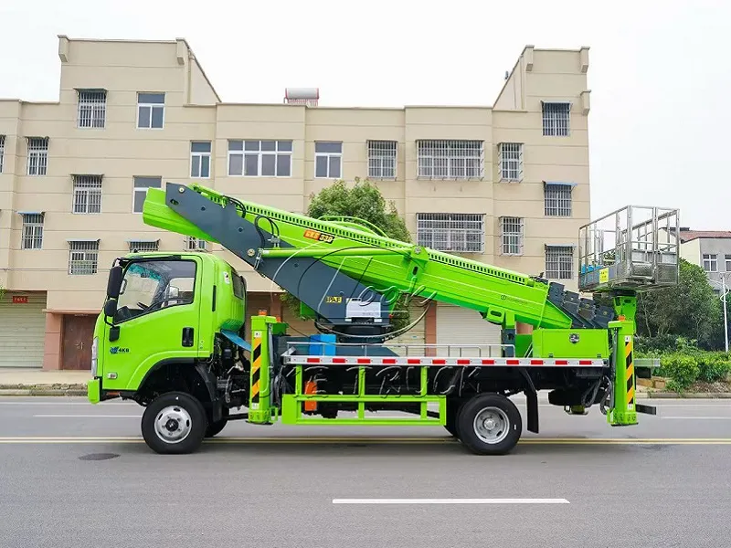 Green 100p Isuzu 33 Meter Aerial Working Platform Truck