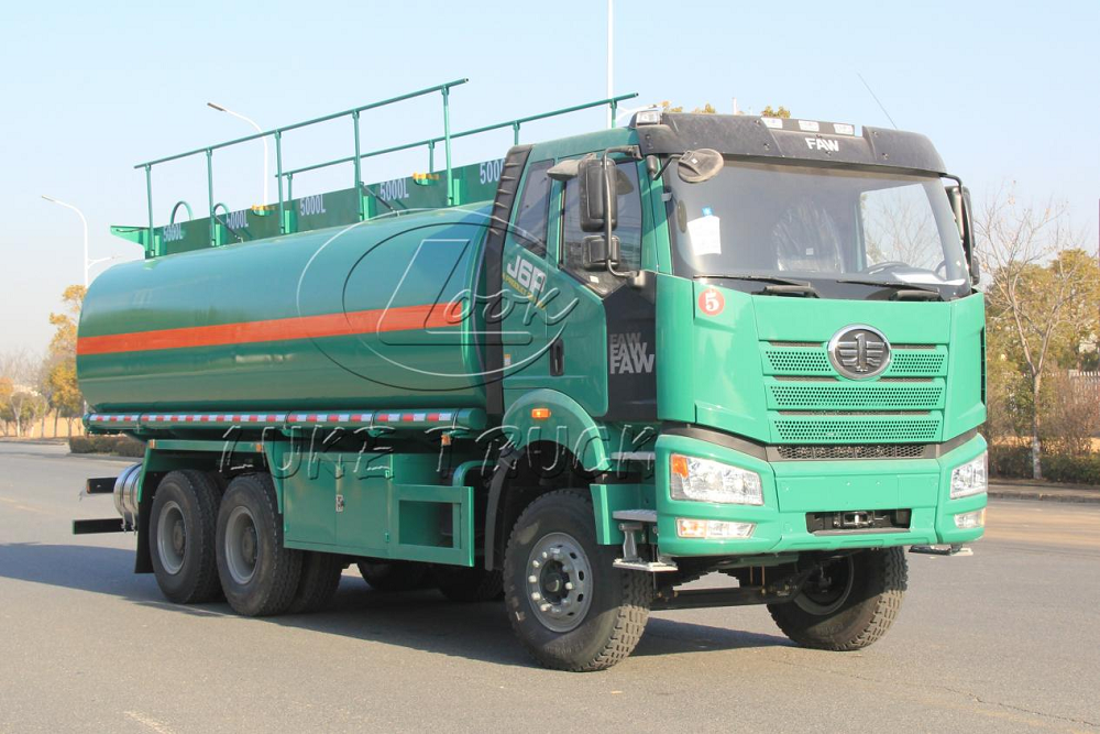 sinotruk-howo-three-axle-oil-tank-truck.png