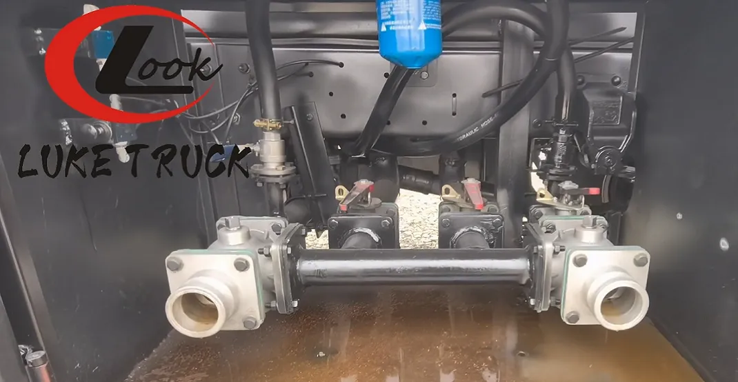 Explanation of the configuration of the Sinotruk Howo 4WD off-road mobile refueling truck produced by LUKE