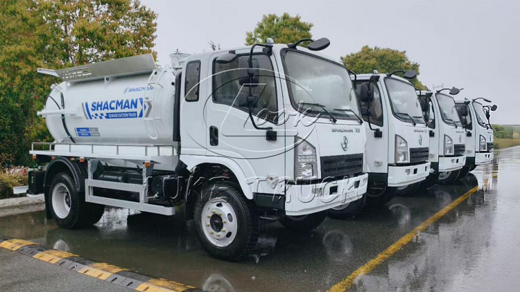 SHACMAN vacuum sewage truck