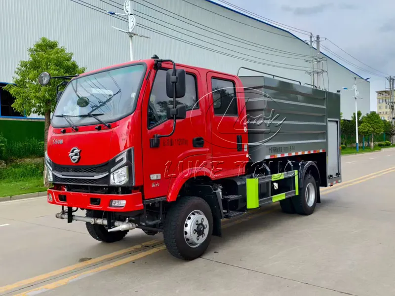 dongfeng huashen water tank fire sprinkler truck 1
