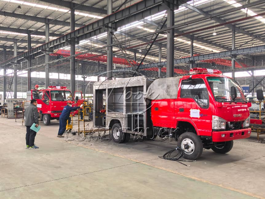 Fire truck assembly process for Argentina customer Fire truck assembly process for Argentina customer
