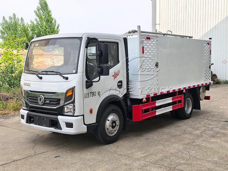 Dongfeng Small Live Fish Transport Vehicle