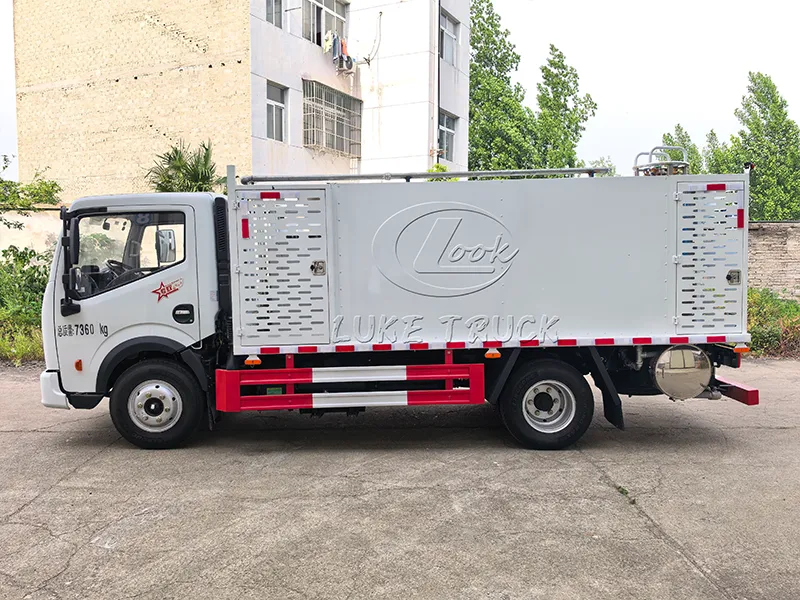 Dongfeng Small Live Fish Transport Vehicle